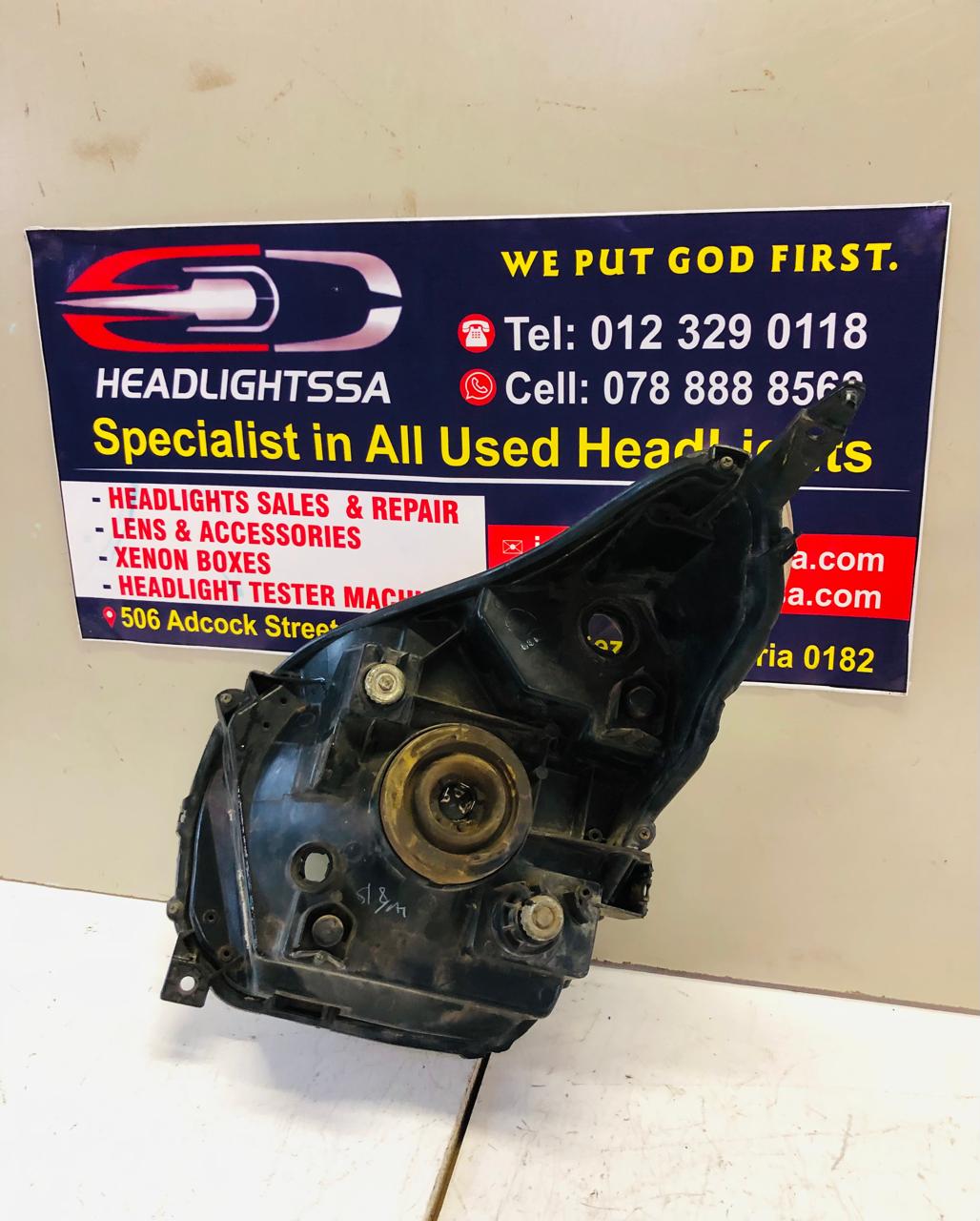 Suzuki Alto right side headlight - Private Seller