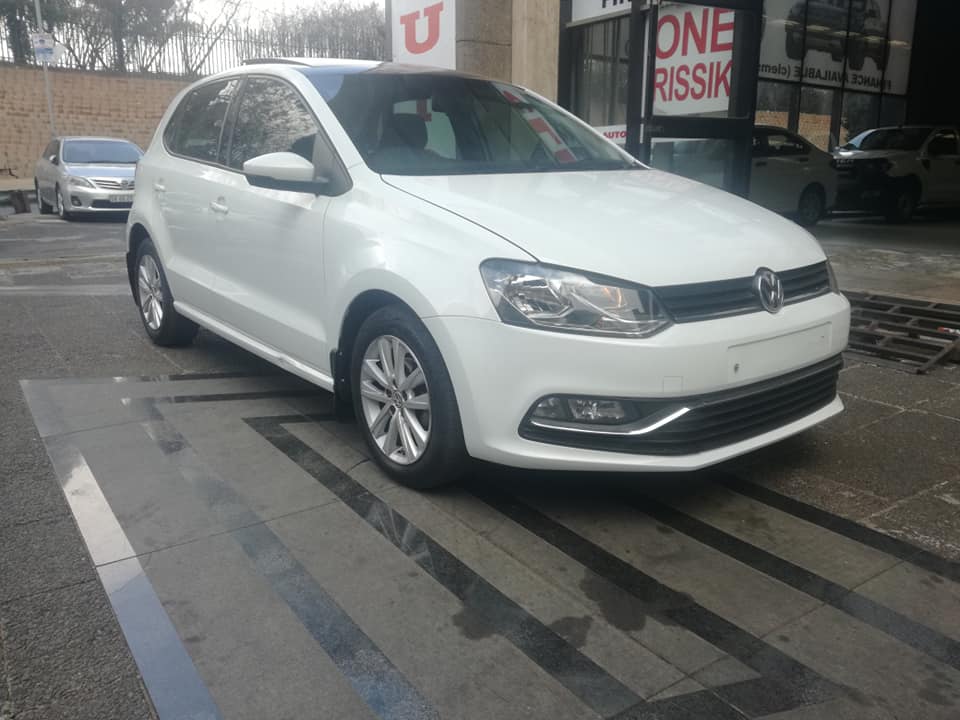 2016 Volkswagen polo 1.2tsi panoramic roof AVAILABLE