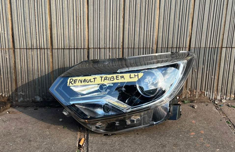 Renault Triber headlight - Private Seller Renault Triber headlight - Private Seller