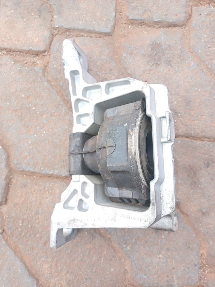 Ford Escape Engine Mounting for Sale - Private Seller Ford Escape Engine Mounting for Sale - Private Seller