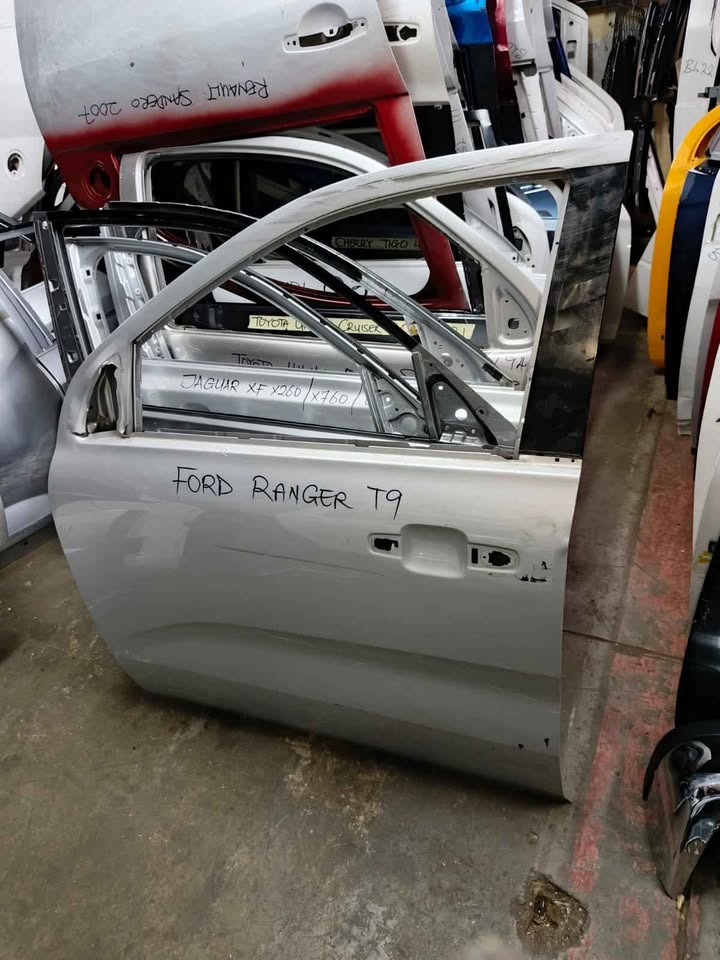 2023 FORD RANGER T9 LEFT FRONT DOOR - Private Seller 2023 FORD RANGER T9 LEFT FRONT DOOR - Private Seller