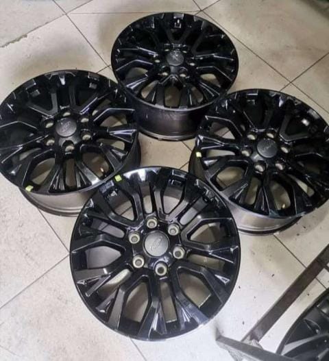 18inch Ford Stormtrack/Thunder original mmags set for - Private Seller 18inch Ford Stormtrack/Thunder original mmags set for - Private Seller