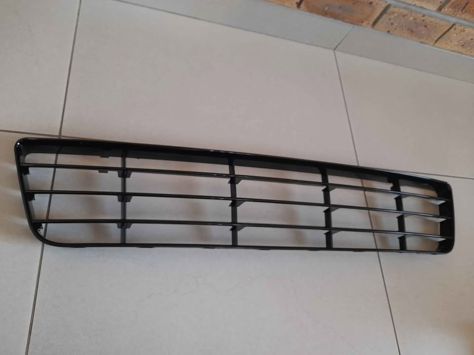 VW POLO R20 STYLE LOWER CENTER GRILLES FORSALE