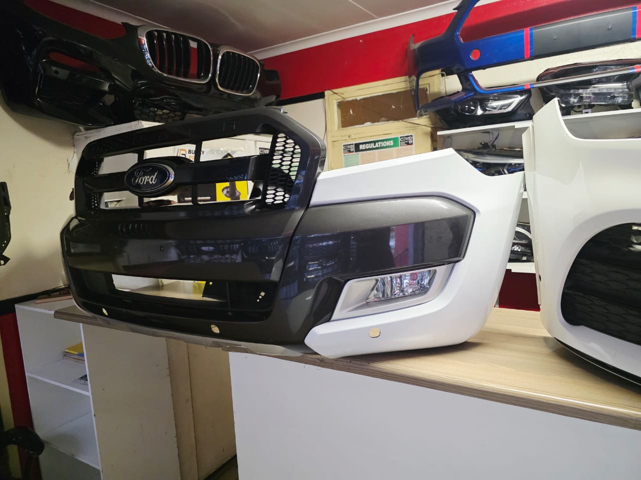 2018 (WILDTRACK) T7 FRONT BUMPER WITH MAIN GRILL AND FOGLIGHTS - Private Seller 2018 (WILDTRACK) T7 FRONT BUMPER WITH MAIN GRILL AND FOGLIGHTS - Private Seller
