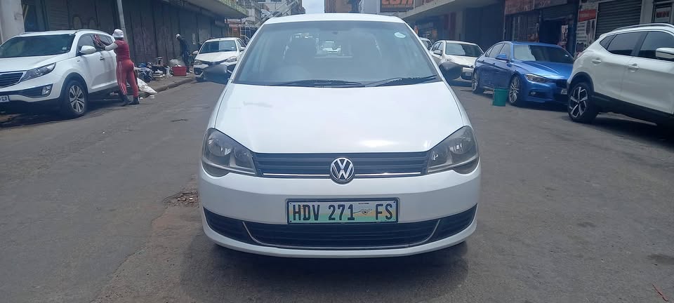 2018 VW POLO VIVO 1.4 PETROL, MANUAL TRANSMISSION, WHITE COLOUR, MILEAGE 72000KM, PRICE R90,000