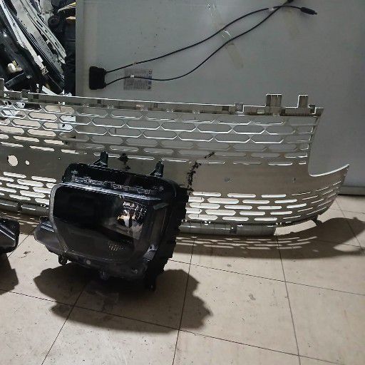 Hyundai staria headlight - Private Seller Hyundai staria headlight - Private Seller