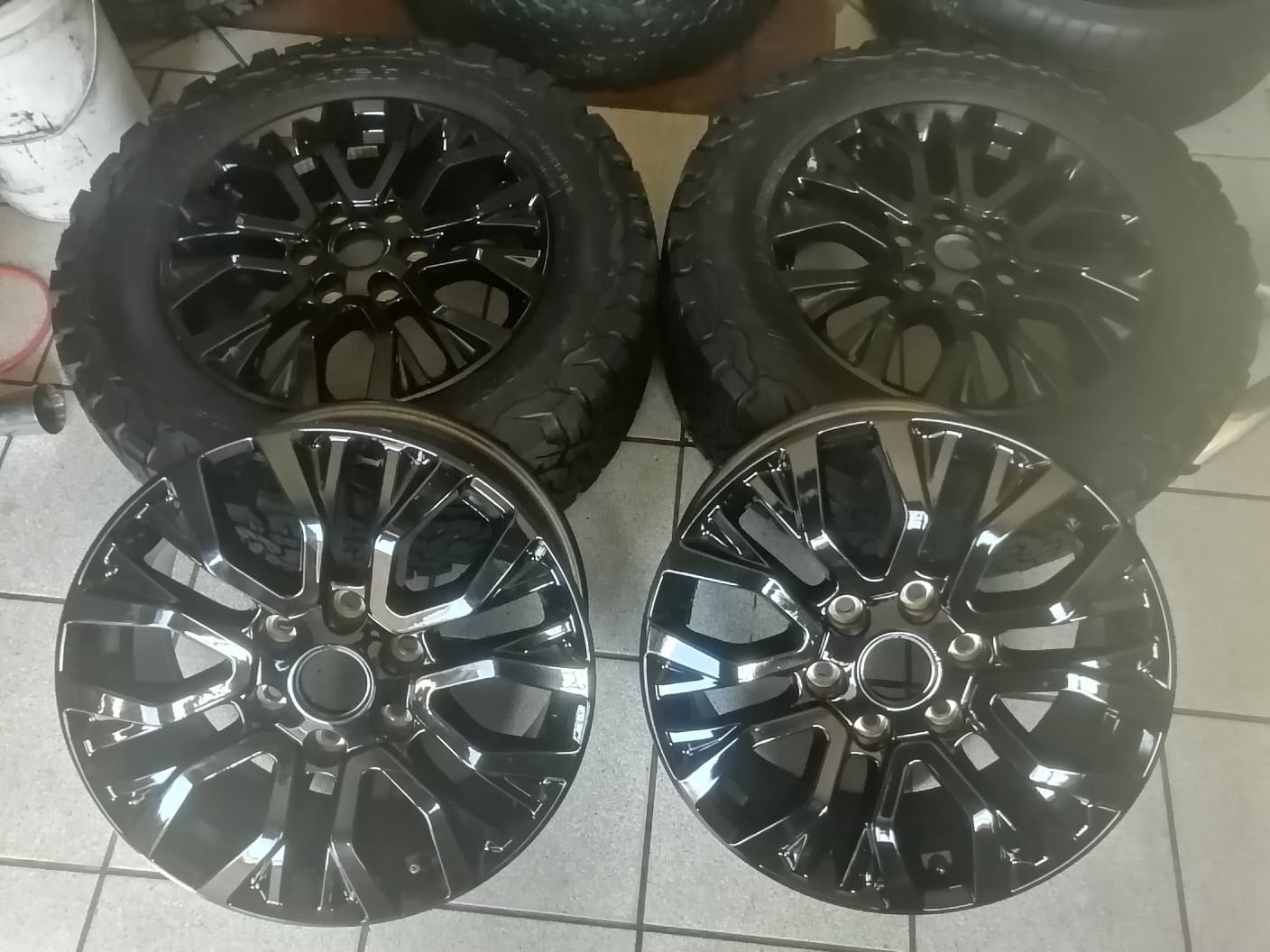 18" Ford Stormtrack/Thunder original mags set - Private Seller
