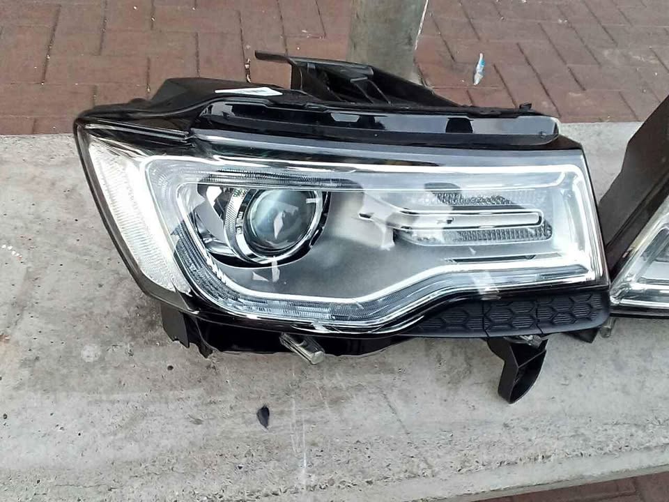 Jeep Cherokee headlights - Private Seller Jeep Cherokee headlights - Private Seller