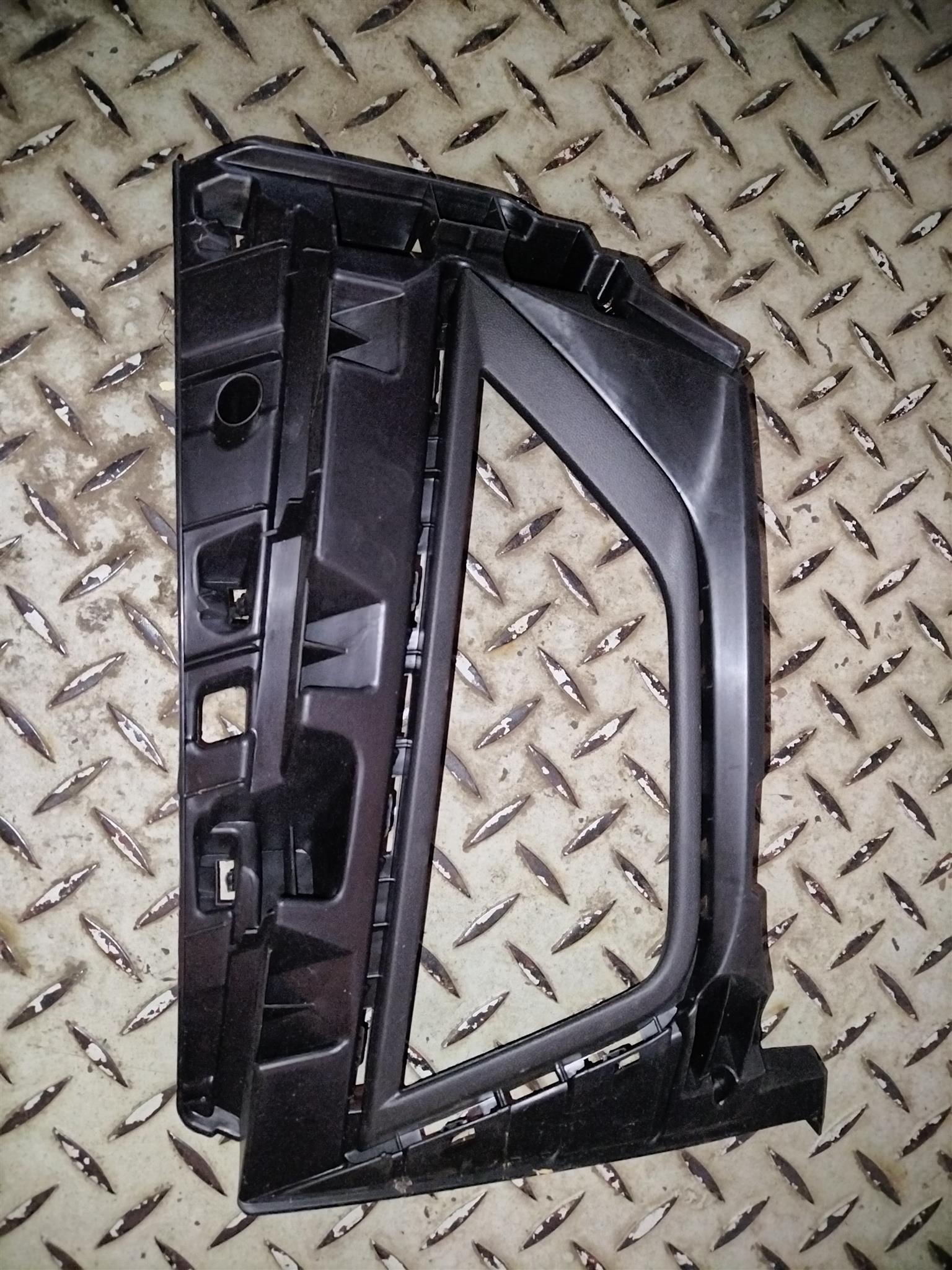Volkswagen polo fog lamp cover for sale brand new - Private Seller
