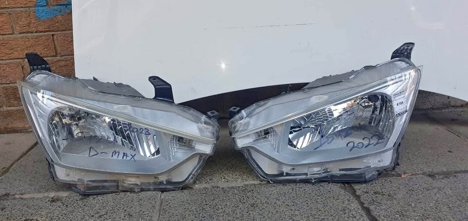 Isuzu D-Max headlights