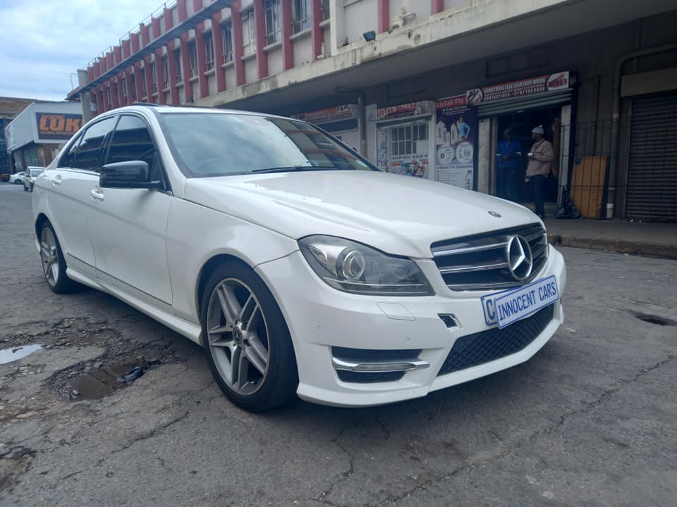 2013 MERCEDES-BENZ C200 PETROL, AUTOMATIC TRANSMISSION, WHITE COLOUR, 94000KM