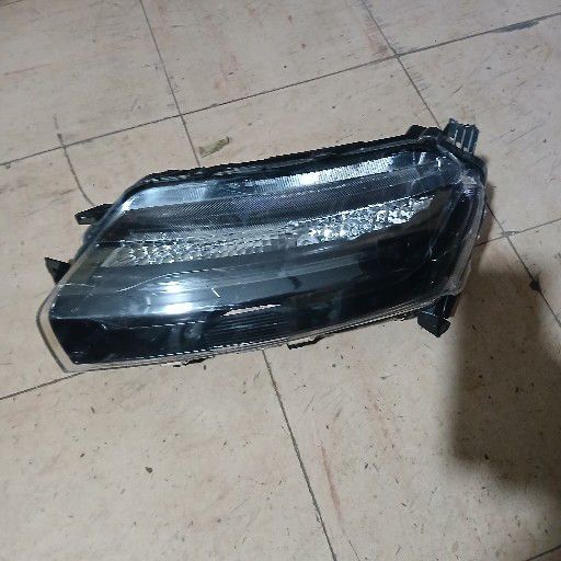 Renault kwid headlight - Private Seller Renault kwid headlight - Private Seller