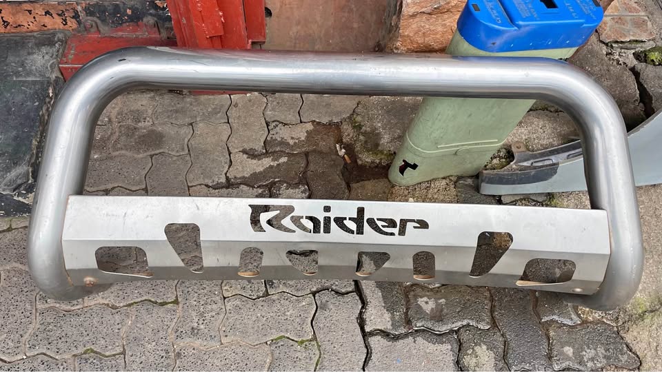 Toyota Hilux Raider bull bar /nudge bar - Private Seller Toyota Hilux Raider bull bar /nudge bar - Private Seller
