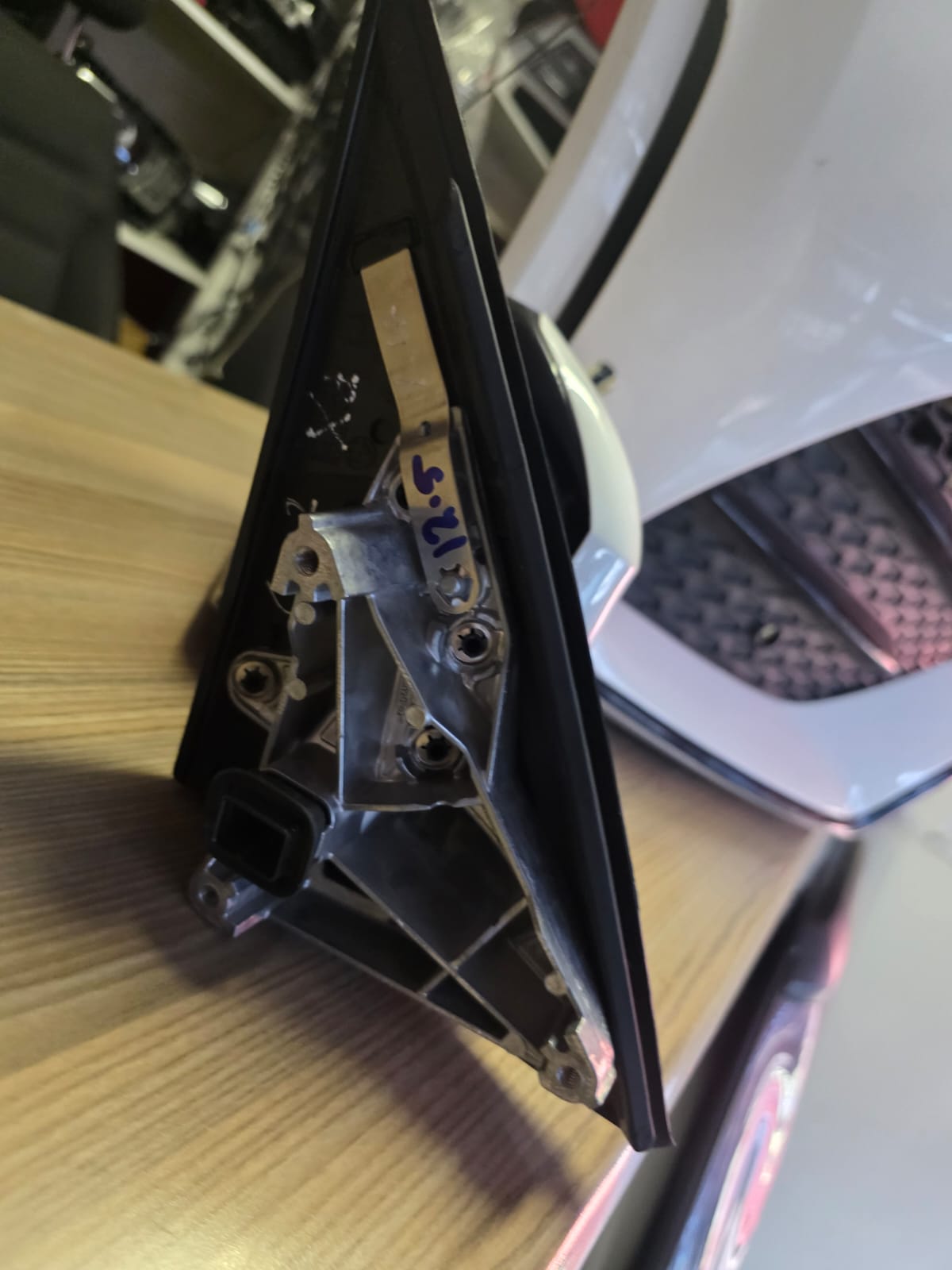 2021 BMW GO2X4 DOOR MIRROR LEFT SIDE INA PRISTINE CONDITION FOR SALE - Private Seller 2021 BMW GO2X4 DOOR MIRROR LEFT SIDE INA PRISTINE CONDITION FOR SALE - Private Seller