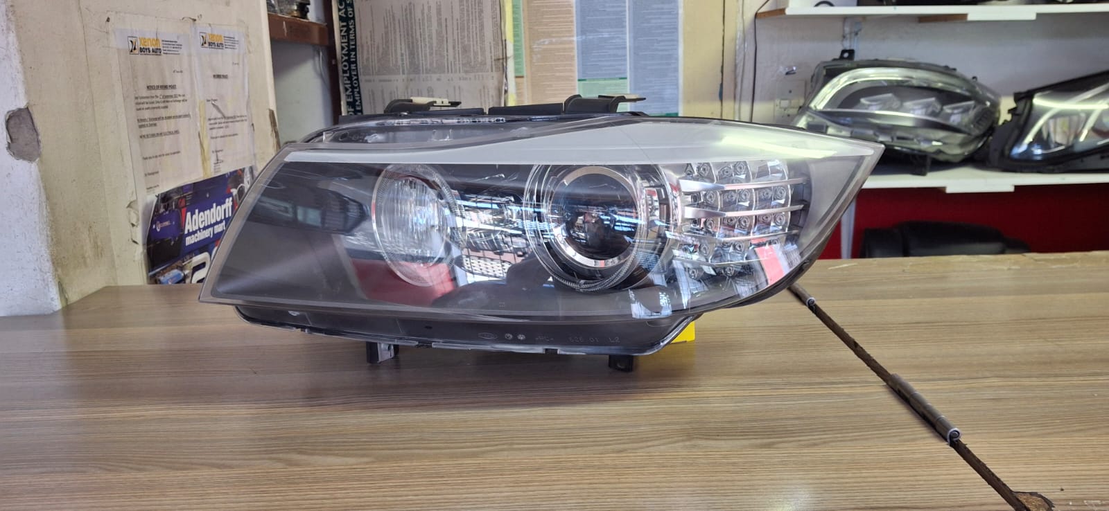 2010 BMW E90/E91 XENON HEADLIGHT LEFTSIDE AVAILABLE FOR SALE - Private Seller 2010 BMW E90/E91 XENON HEADLIGHT LEFTSIDE AVAILABLE FOR SALE - Private Seller
