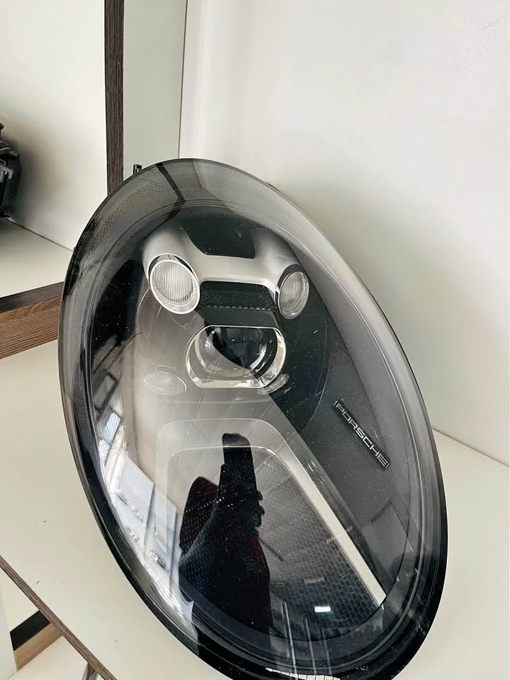 Porsche Carrera LED Headlight 2019-2023 - Private Seller Porsche Carrera LED Headlight 2019-2023 - Private Seller