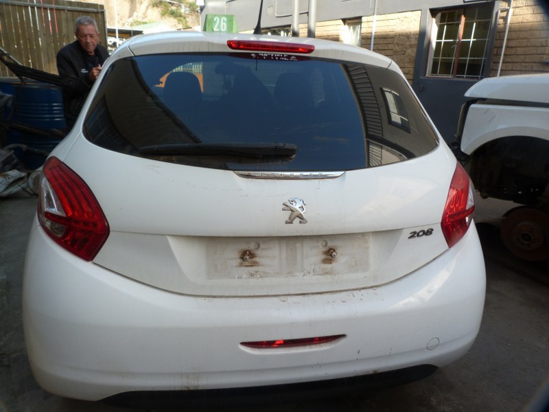 STRIPPING Peugeot 208 1.2 VVT Manual - 2013 - Private Seller STRIPPING Peugeot 208 1.2 VVT Manual - 2013 - Private Seller