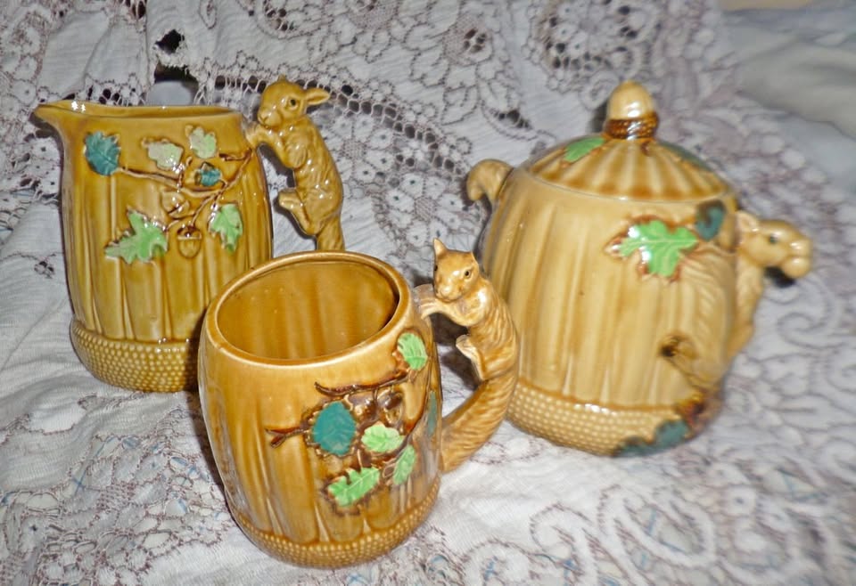 Vintage Japanese Majolica Acorn  squirrel set x3
