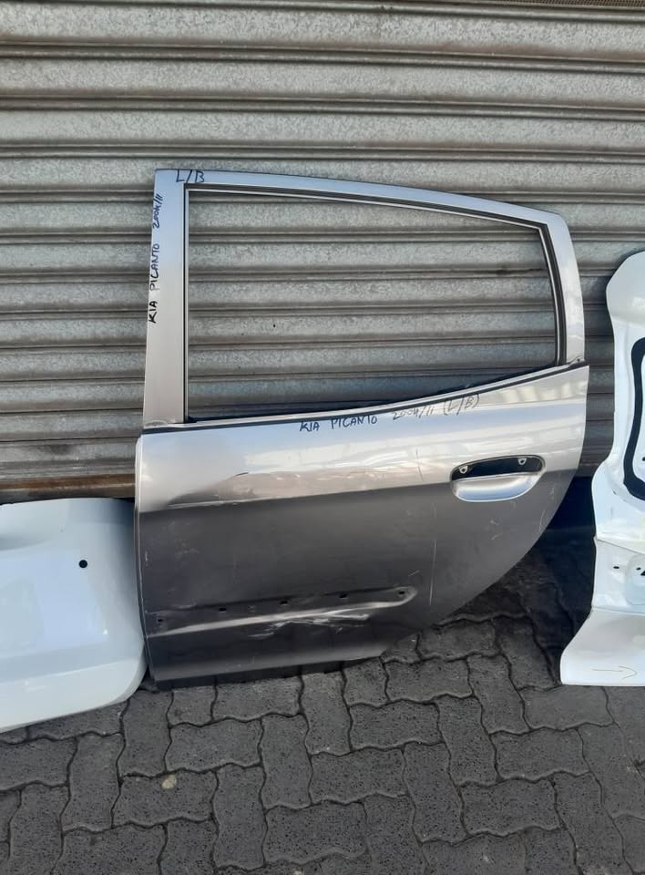 Kia picanto left back door - Private Seller