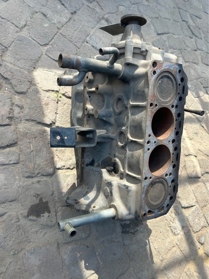 Nissan 1400 Sub Assembly For Parts For Sale - Private Seller Nissan 1400 Sub Assembly For Parts For Sale - Private Seller