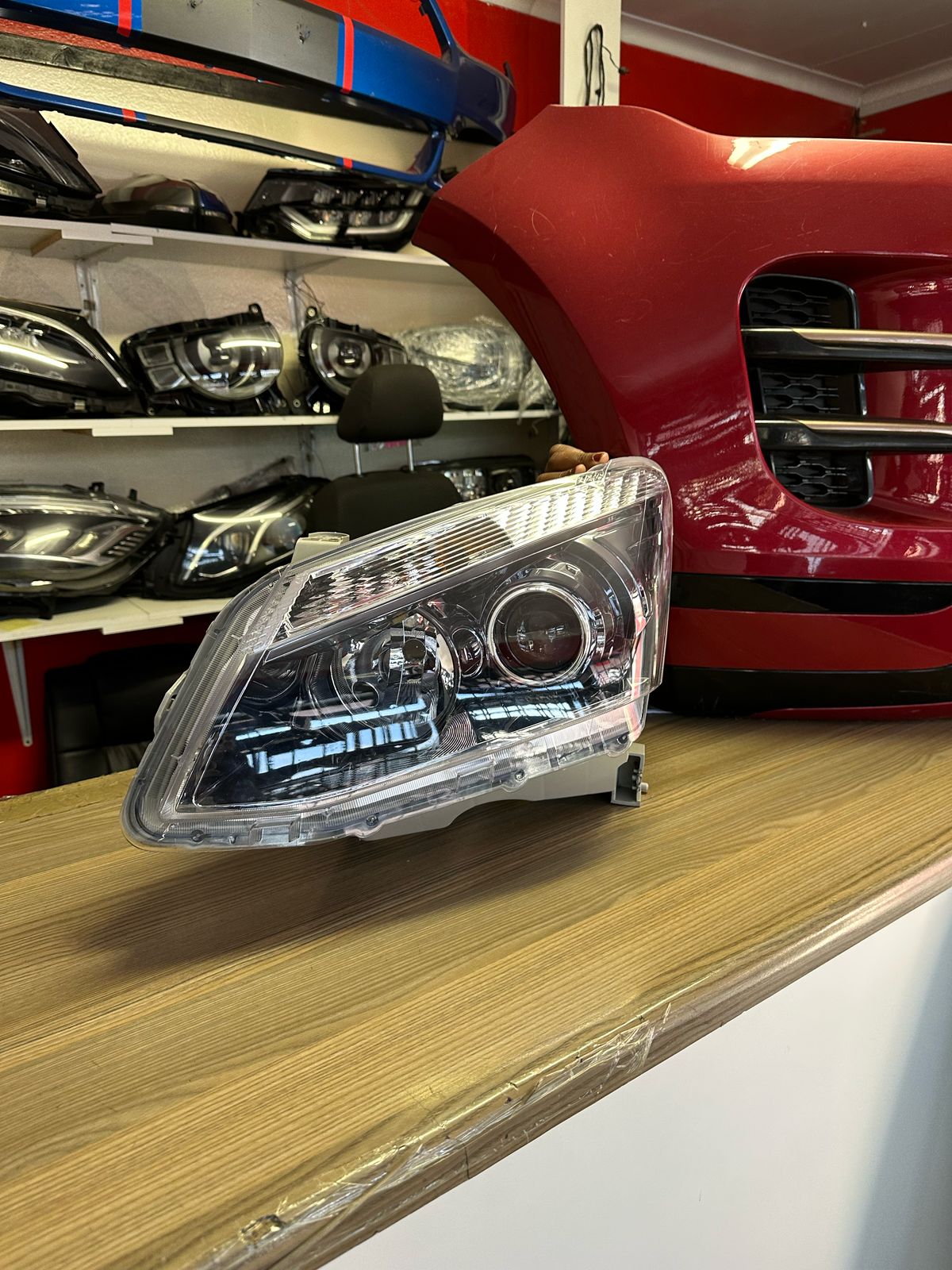 2015 ISUZU KB300 PROJECTOR HEADLIGHT FOR SALE - Private Seller 2015 ISUZU KB300 PROJECTOR HEADLIGHT FOR SALE - Private Seller