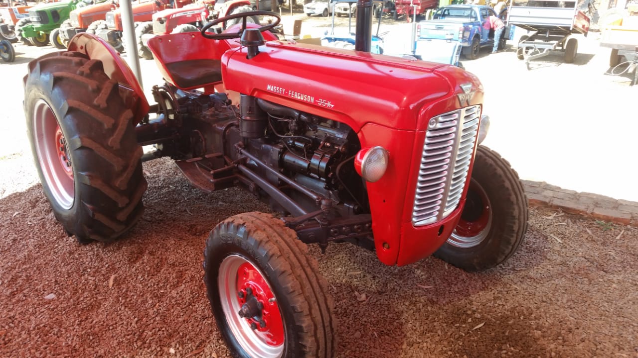 Massey Ferguson (MF) 35x 4X2 Pre-Owned Tractor