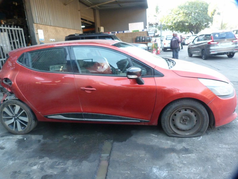 Renault Clio IV 900T Petrol Manual Red - 2013 SPARESBOYZ STRIPPING FOR SPARES - Private Seller