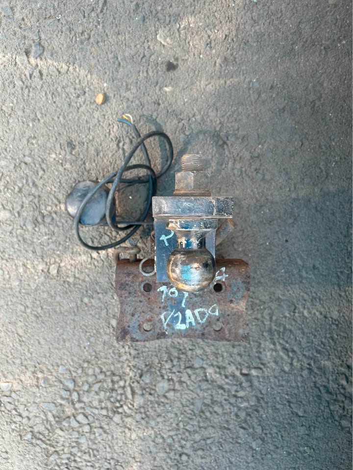 Toyota Prado 120 Towbar Available @Circle 7 Used Parts Call Or WhatsApp - Private Seller Toyota Prado 120 Towbar Available @Circle 7 Used Parts Call Or WhatsApp - Private Seller