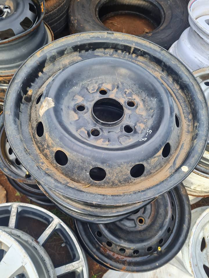 Hyundai H100 original stardard steal rims size 15 each - Private Seller Hyundai H100 original stardard steal rims size 15 each - Private Seller