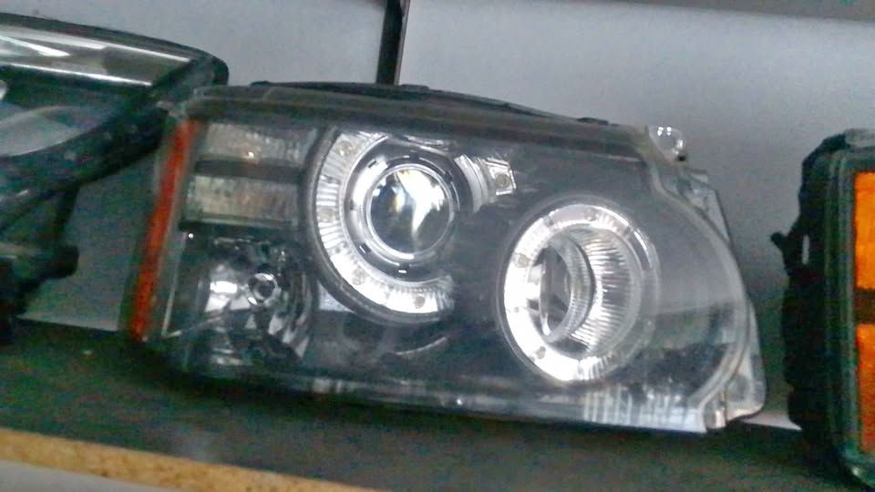 Range Rover SPORT headlights - Private Seller Range Rover SPORT headlights - Private Seller
