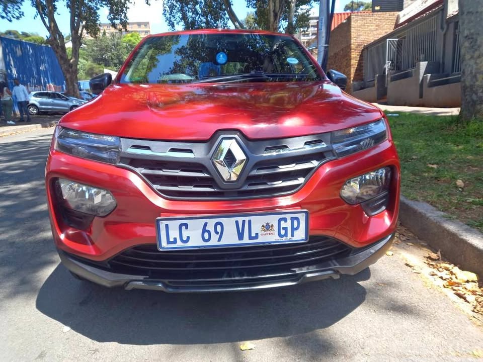 2021 Renault Kwid 1.0 Petrol Engine, Automatic Transmission, Maroon Color, Mileage 117000kms