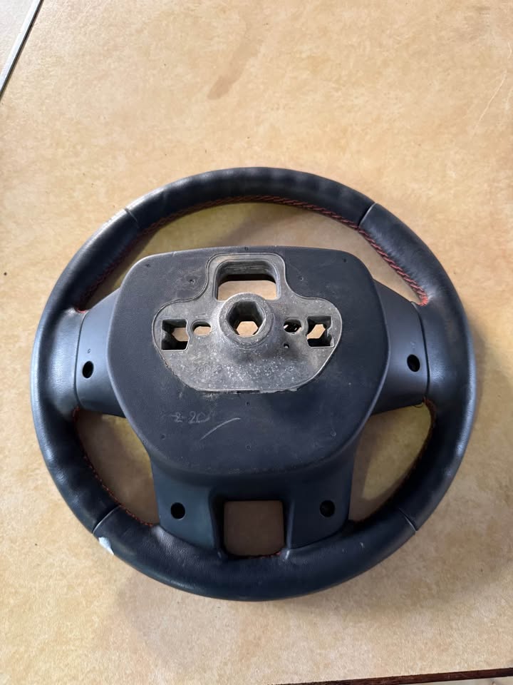 Ford Ranger T7 T8 Wildtrak Steering Wheel - Private Seller Ford Ranger T7 T8 Wildtrak Steering Wheel - Private Seller