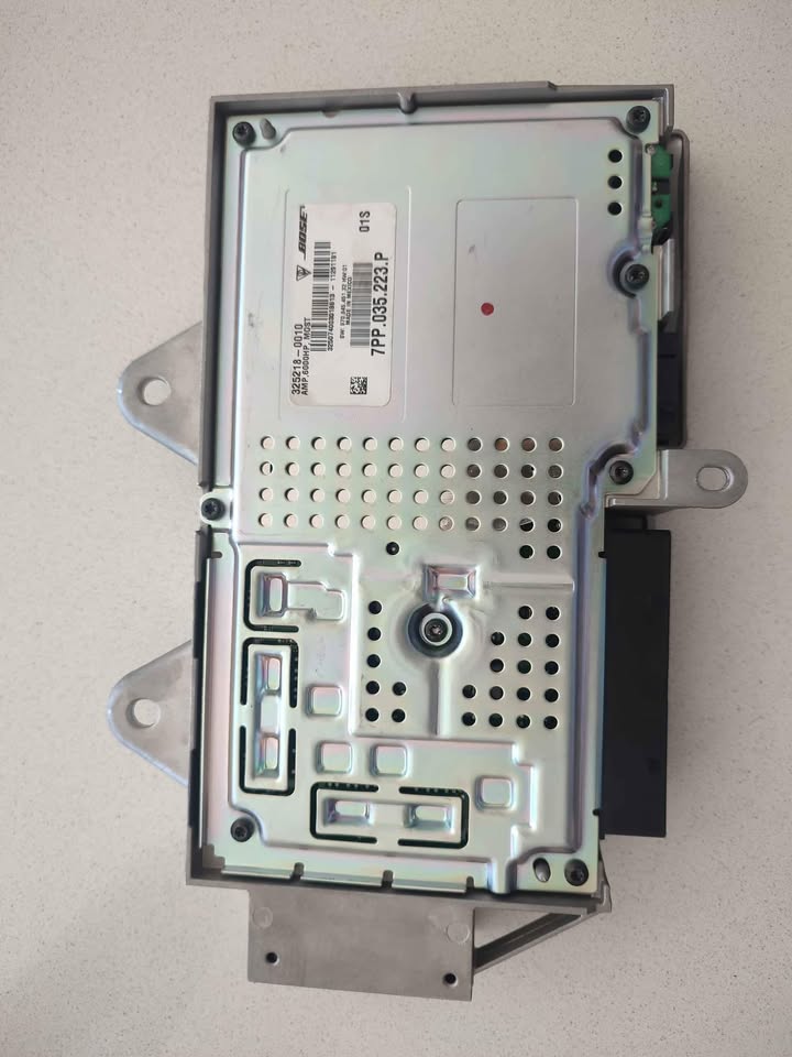 Porsche Cayenne/ Panamera Amplifier forsale - Private Seller Porsche Cayenne/ Panamera Amplifier forsale - Private Seller
