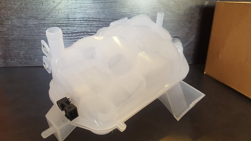 Land Rover Water bottles for sale | AUTO EZI - Private Seller