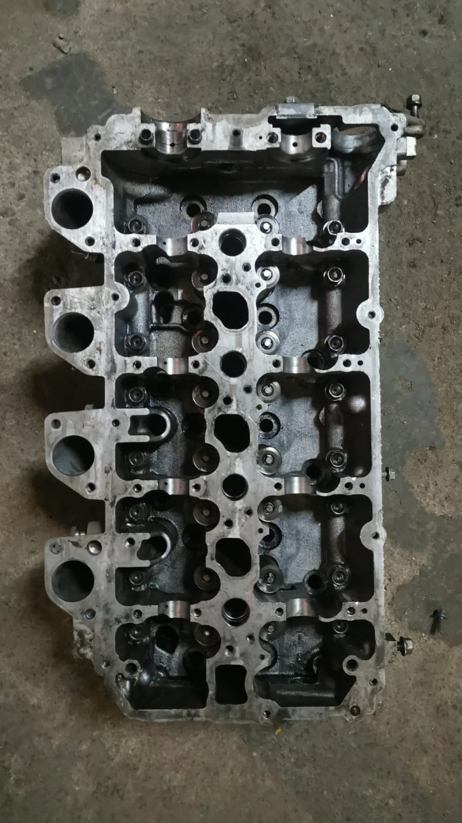 Mitsubishi Triton 2.5 cylinder head for sale Mitsubishi Triton 2.5 cylinder head for sale