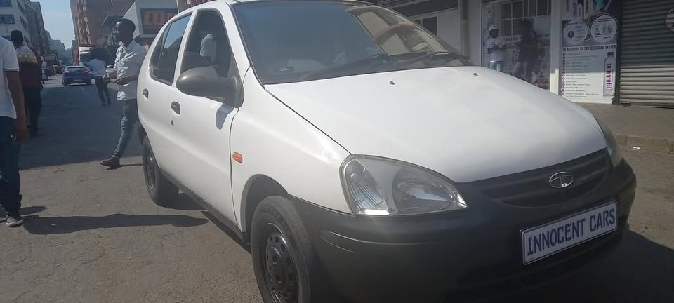 USED 2017 TATA INDICAR 1.2 MANUAL, WHITE COLOUR, 40000KM