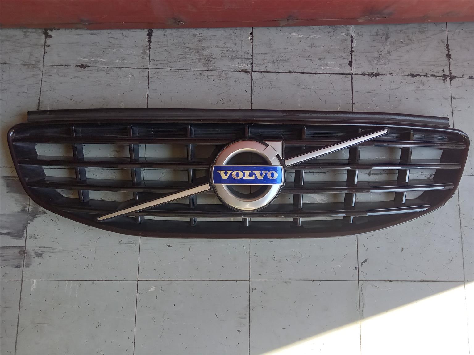 Volvo XC60 Front Bumper Grill Facelift - Private Seller