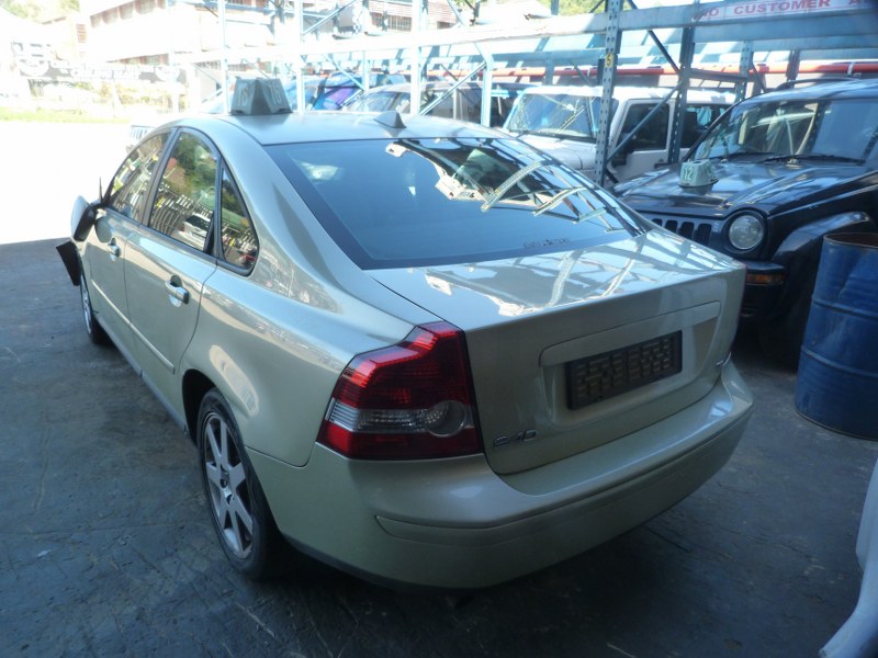 Volvo S40 T5 Manual Gold - 2005 STRIPPING FOR SPARES - Private Seller