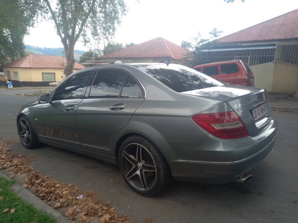 2012 Mercedes Benz C200 Petrol Automatic Transmission Grey Color Mileage 131000kms