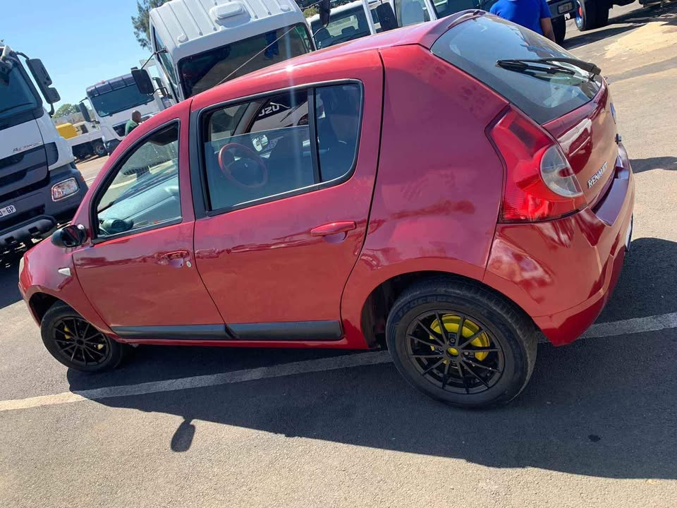 Renault Sandero Stripping for Spares. - Private Seller Renault Sandero Stripping for Spares. - Private Seller