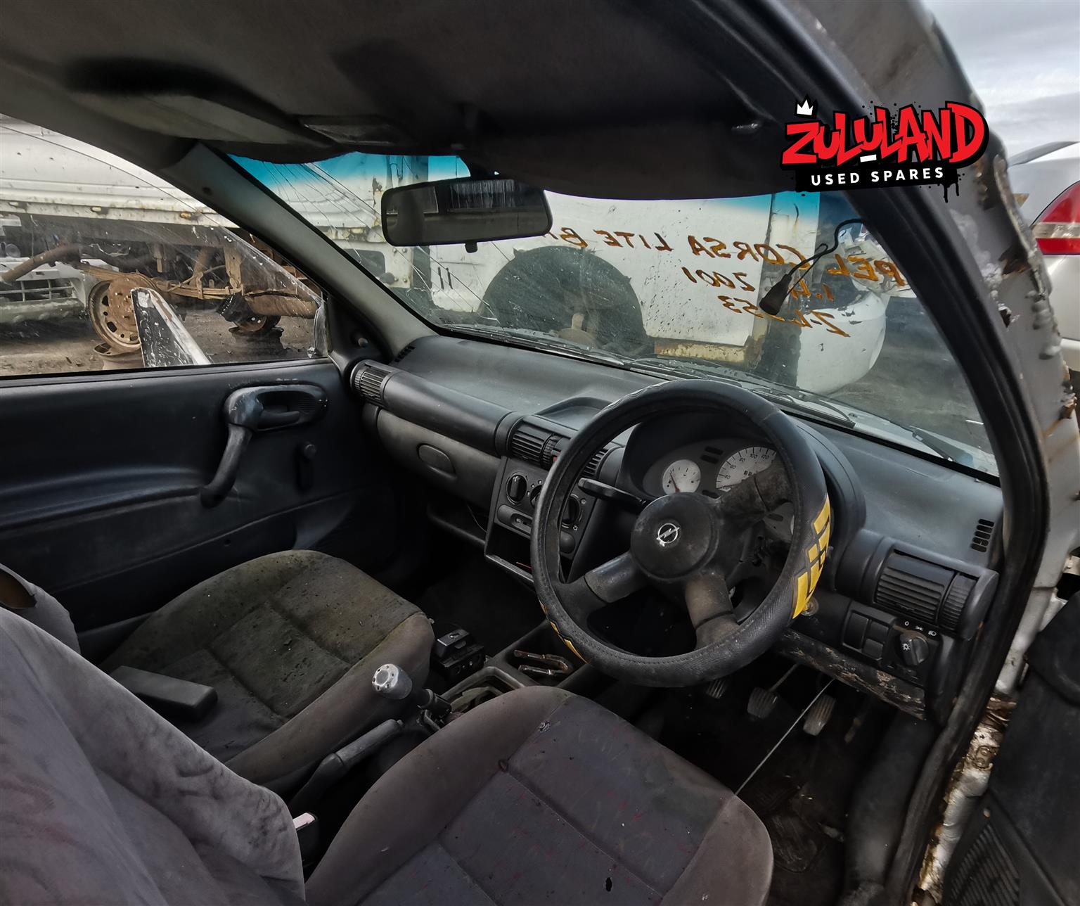 2001 Opel Corsa Lite Bakkie 1.4 - Striping for Spares