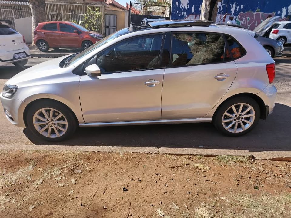 VW Polo Tsi 1.2 Comfortline   Model 2016