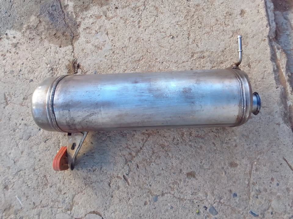 HYUNDAI I20 REAR SILENCER LIKE NEW - Private Seller