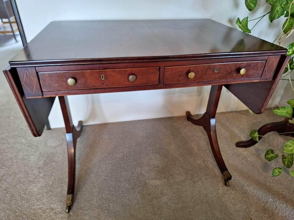 Vintage 2 drawer extendable server Vintage 2 drawer extendable server
