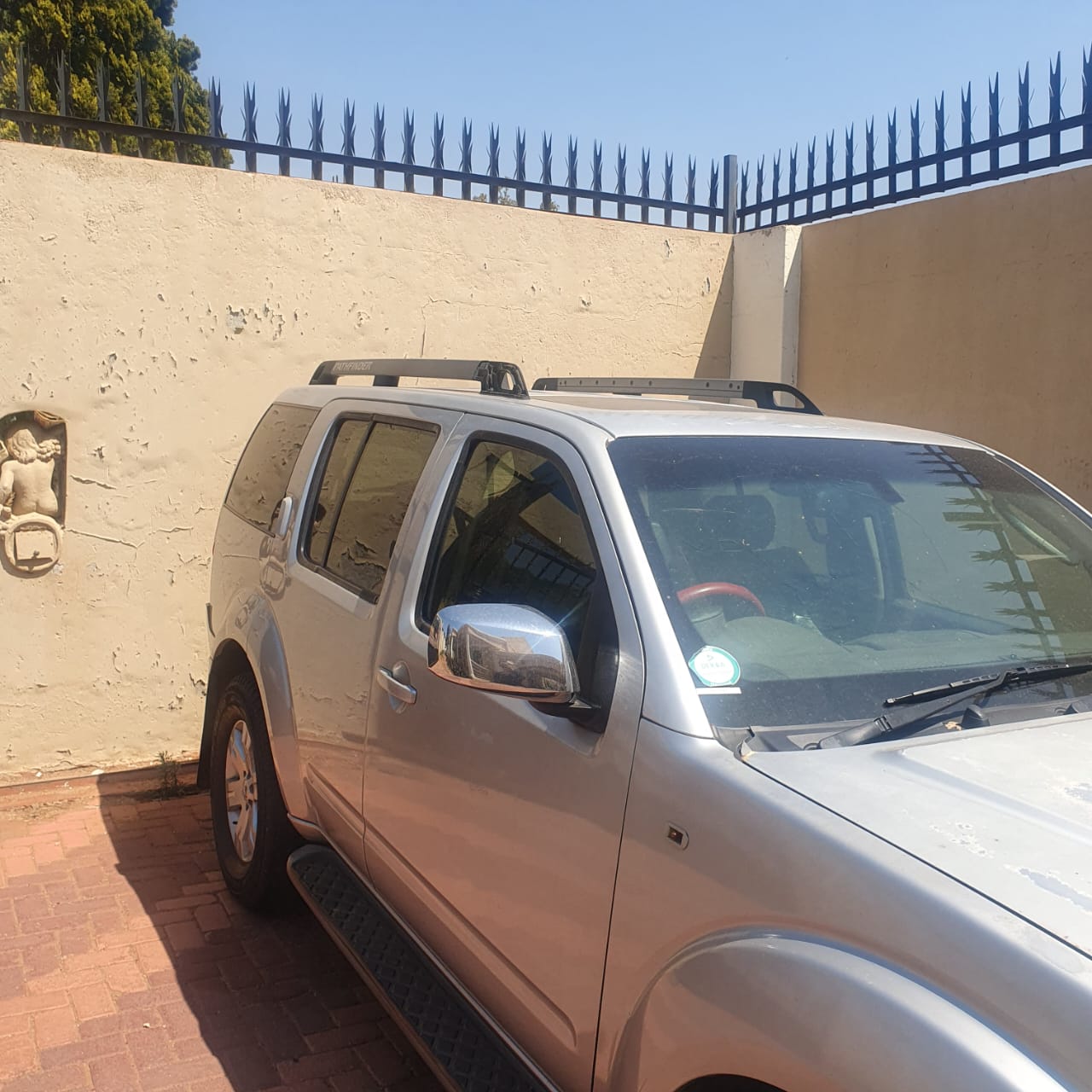 Used 2005 Nissan Pathfinder 2.5dCi LE auto - Private Seller Used 2005 Nissan Pathfinder 2.5dCi LE auto - Private Seller