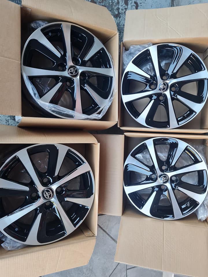 Toyota yaris Brand new mags size 15 pcd 4x100