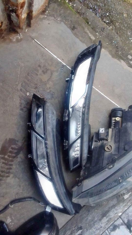 HYUNDAI VENUE HEADLIGHTS - Private Seller