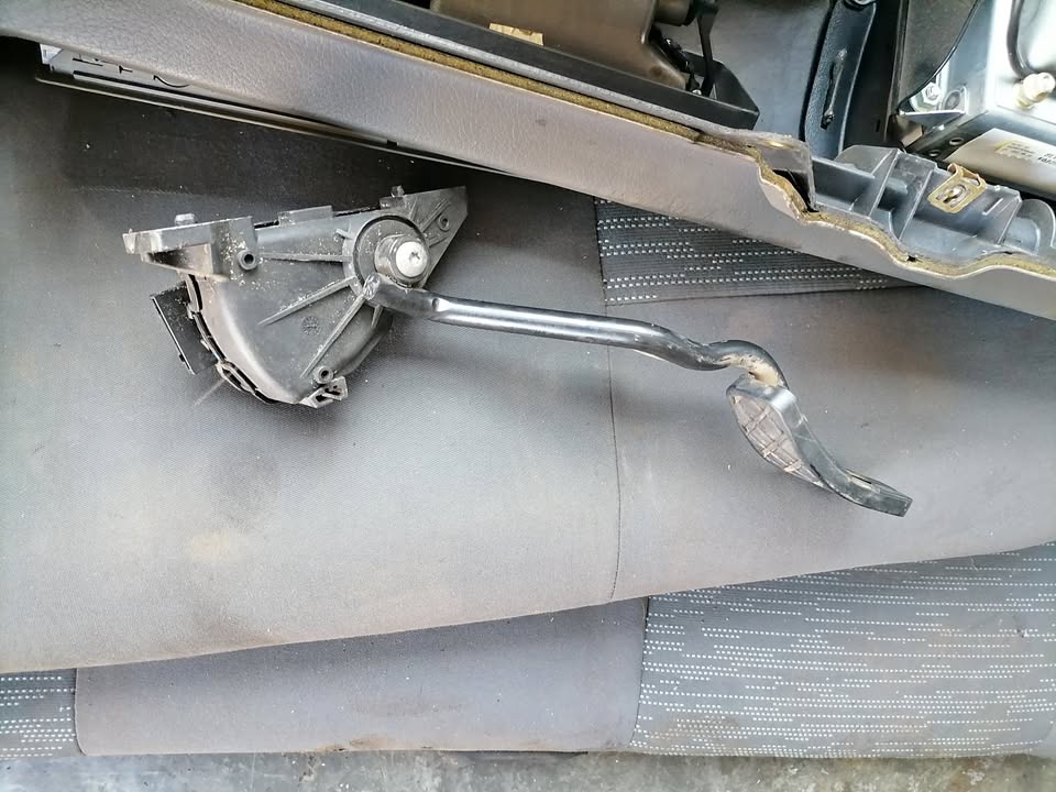 AUDI A4 B6 ACCELERATOR PADDLE FOR SALE - Private Seller AUDI A4 B6 ACCELERATOR PADDLE FOR SALE - Private Seller