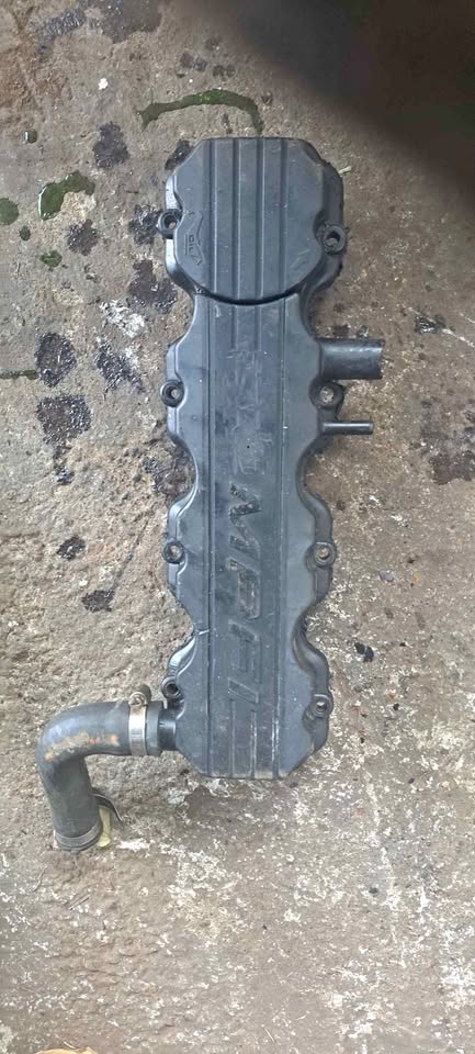 Opel 2.0/Isuzu 2.0 tappet cover