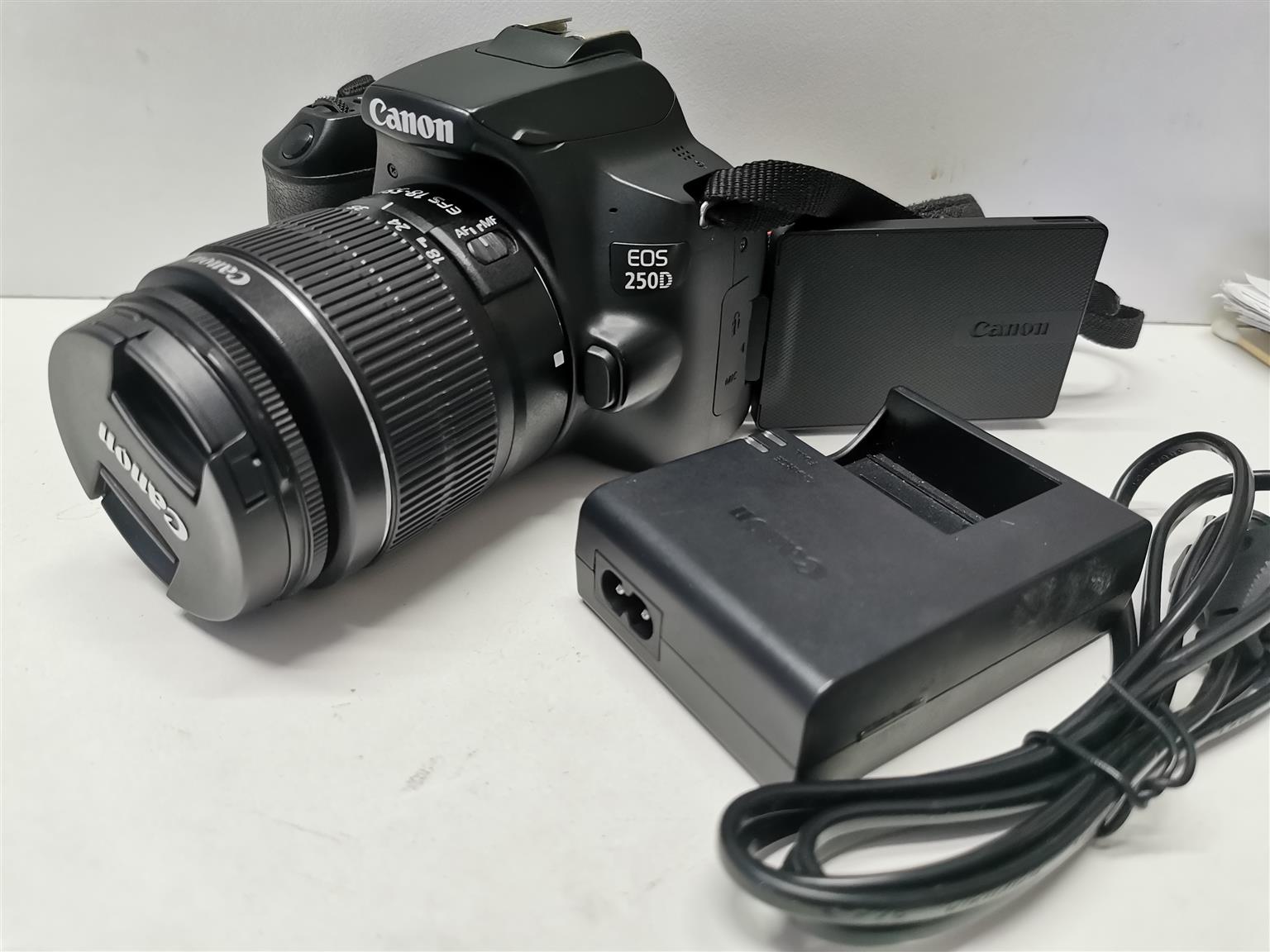 Canon EOS 250D camera Canon EOS 250D camera